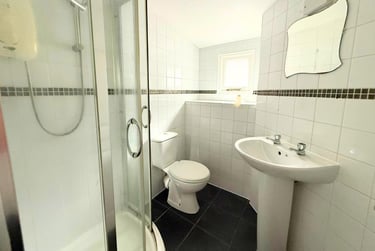 1 bed flat, Southside street, The Hoe, Plymouth, PL12LD - Image 3